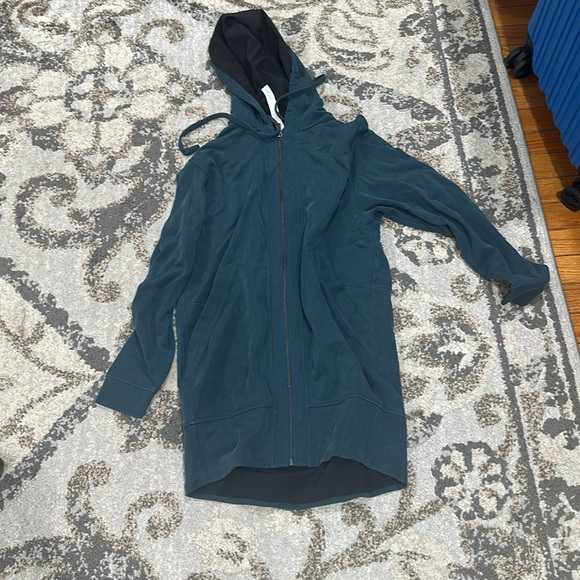 Lulu🍋 Lab Lissie Hoodie. Size 4 color Gravity - Picture 7 of 10